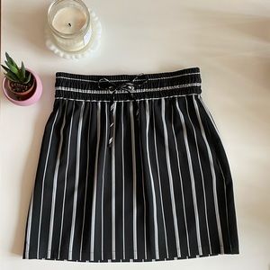 NWOT Dynamite Striped Stretchy Skirt size small